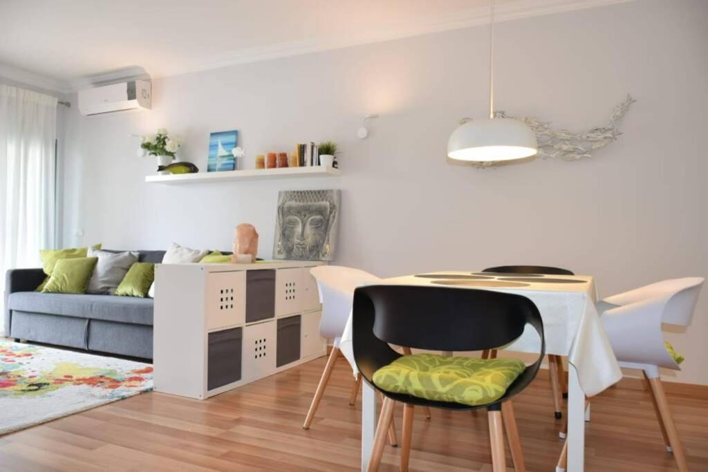 Brina, Stylish Apartment In Портиман Екстериор снимка