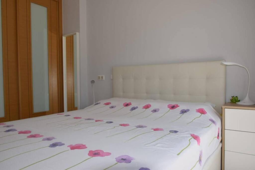 Brina, Stylish Apartment In Портиман Екстериор снимка